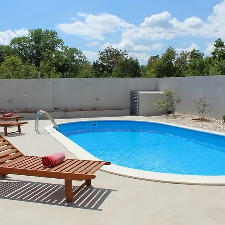 וילה Holiday Karlo Paljuv