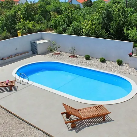 Holiday Karlo וילה